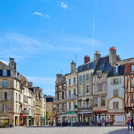 Le Charlemagne - Joli Studio En Centre-ville Poitiers